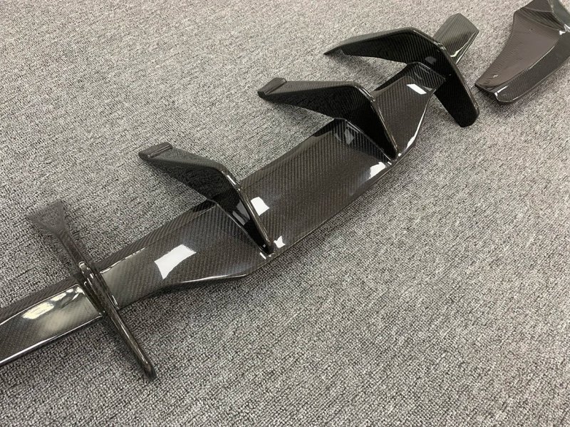 High Quality Fast Delivery Whole Sale Price Dry Carbon Fiber Rear Diffuser Rear Side Piece Body Kits for Corvette C8
